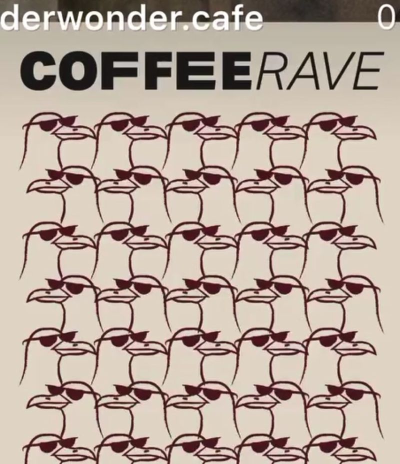 Cartel Coffee Rave con patrón de cafeteras